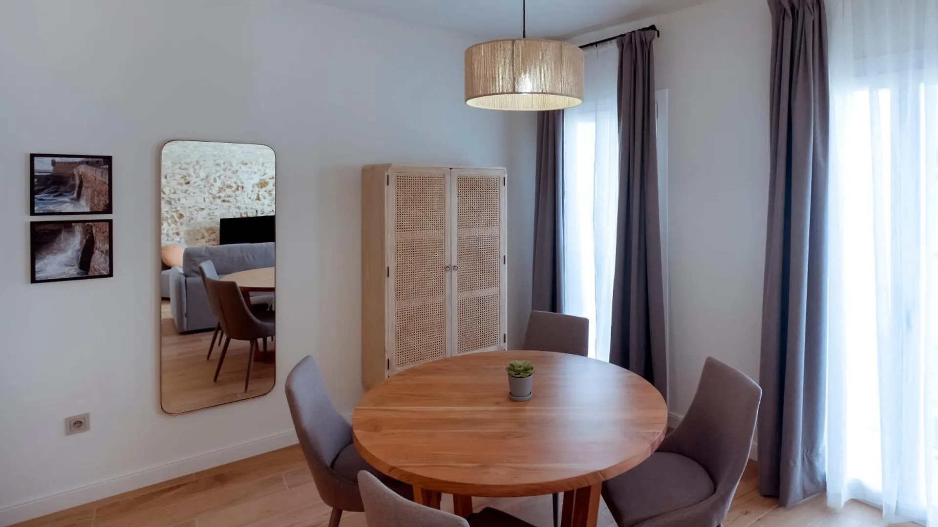 Villar Suites By Cadiz4Rentals Apartment
