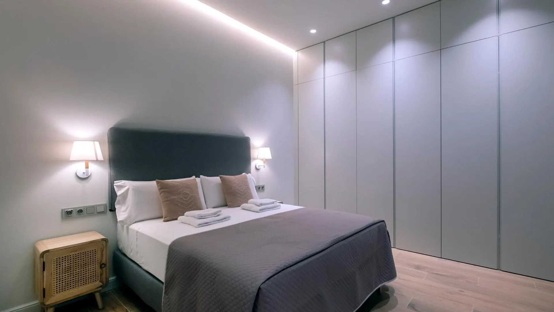 Villar Suites By Cadiz4Rentals