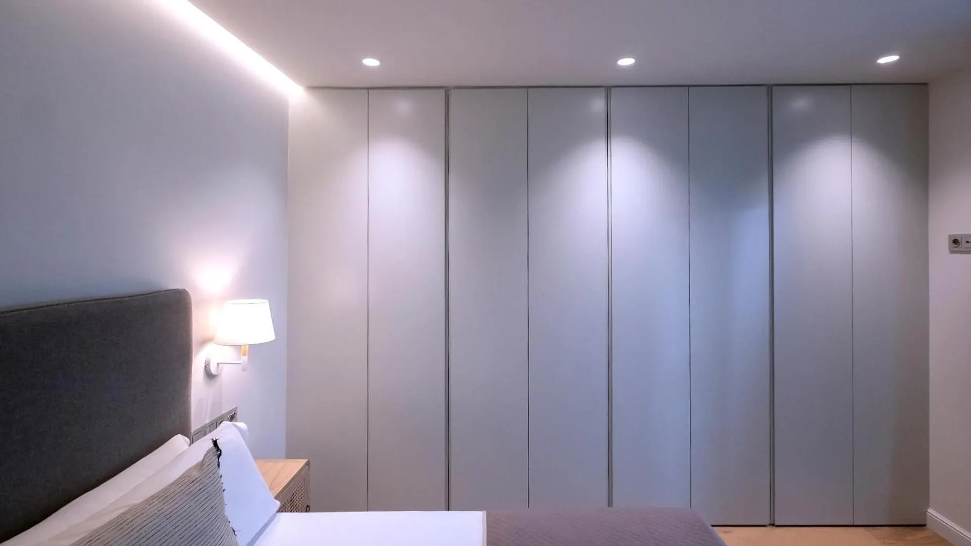 Villar Suites By Cadiz4Rentals