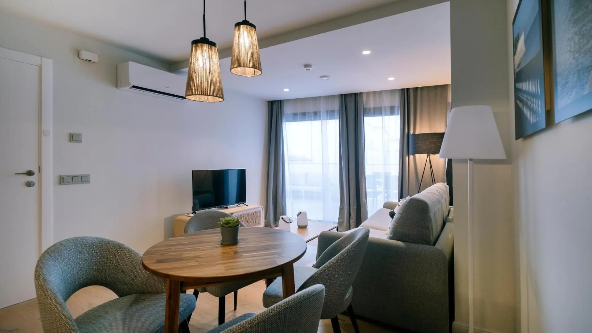 Villar Suites By Cadiz4Rentals 0*, Cadiz Spain