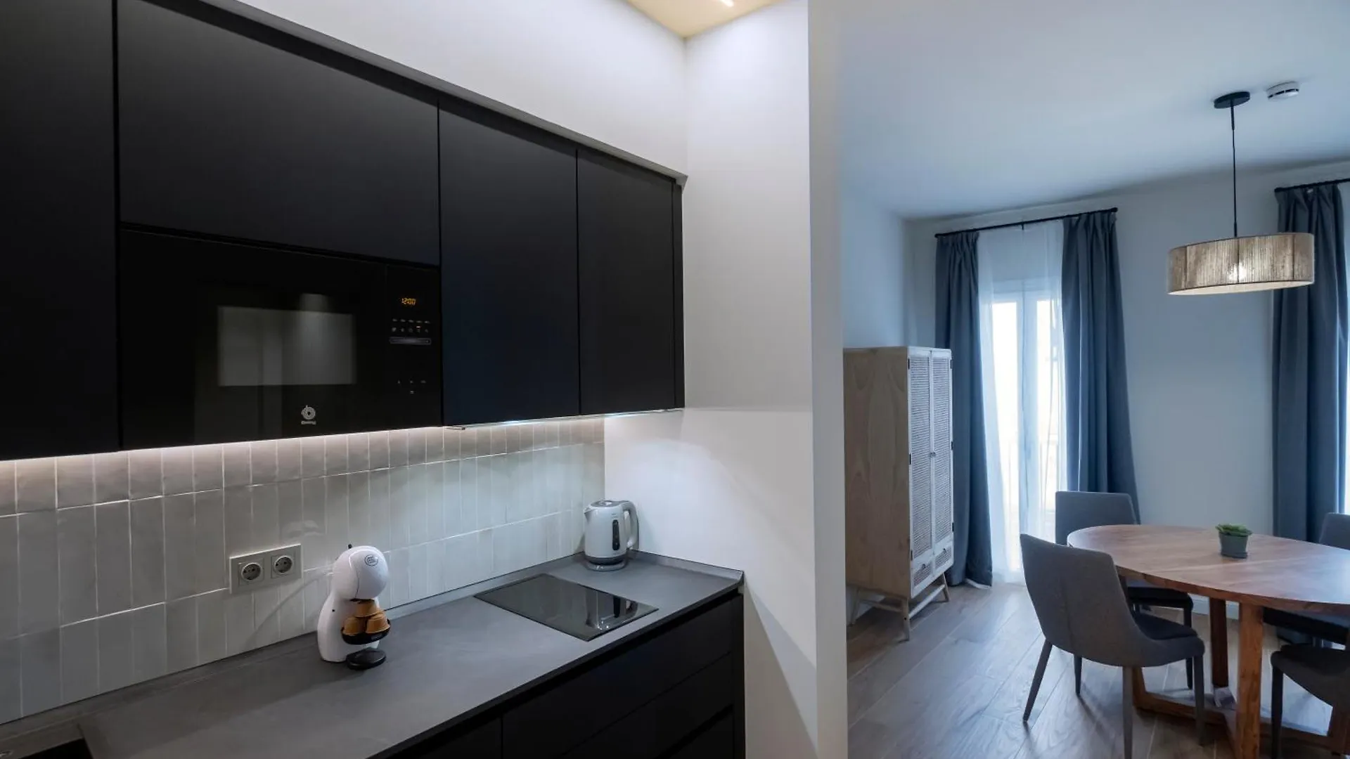 Villar Suites By Cadiz4Rentals 0*, Cadiz
