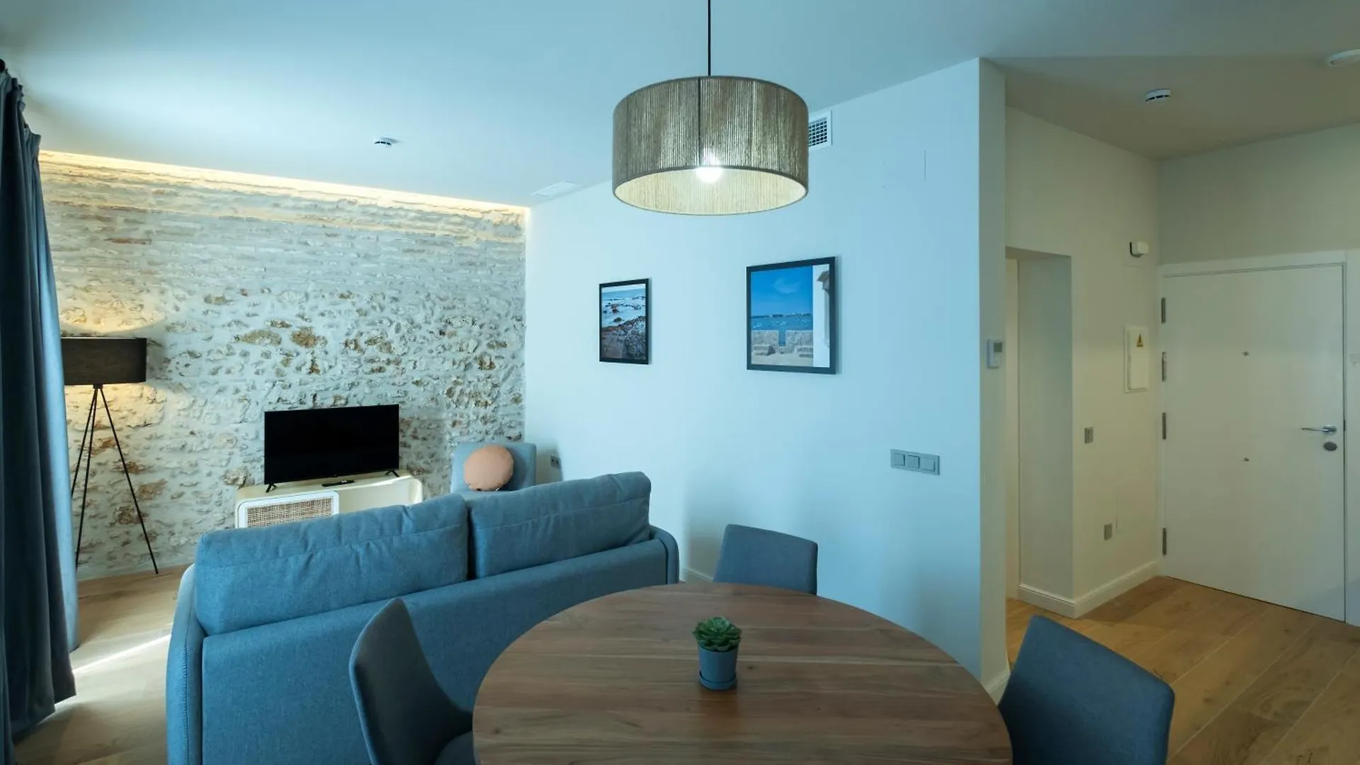 Villar Suites By Cadiz4Rentals Apartment