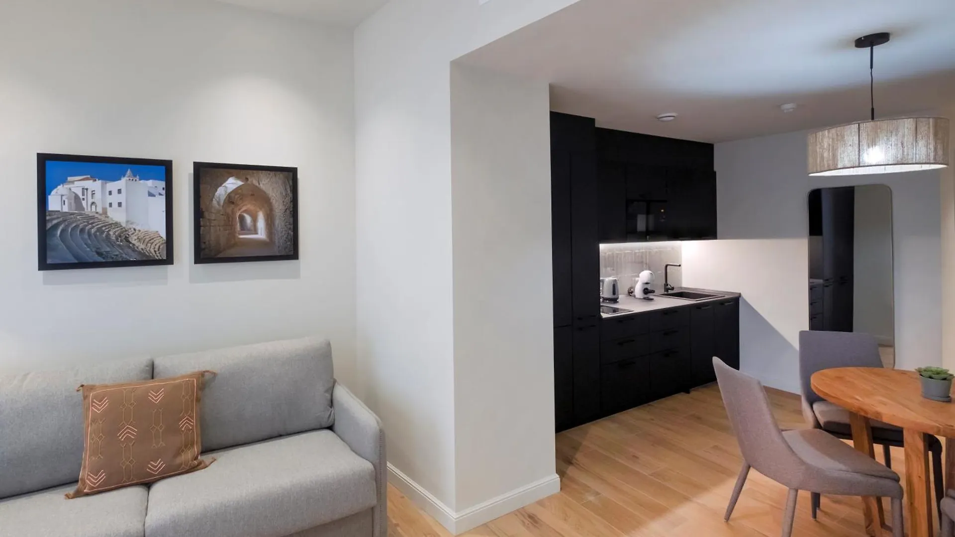 Villar Suites By Cadiz4Rentals Apartment